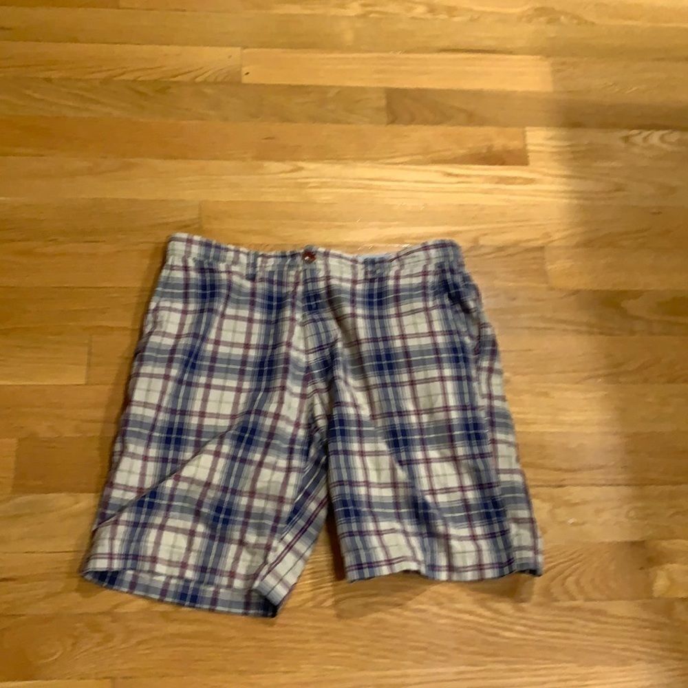 TOMMY  Hilfiger men’s size 34 plaid shorts